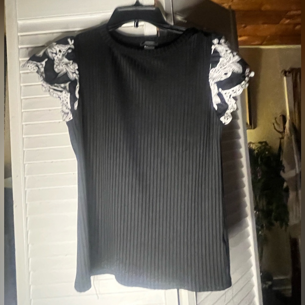 VENUS Elegant Black and White Lace Sleeve Top
